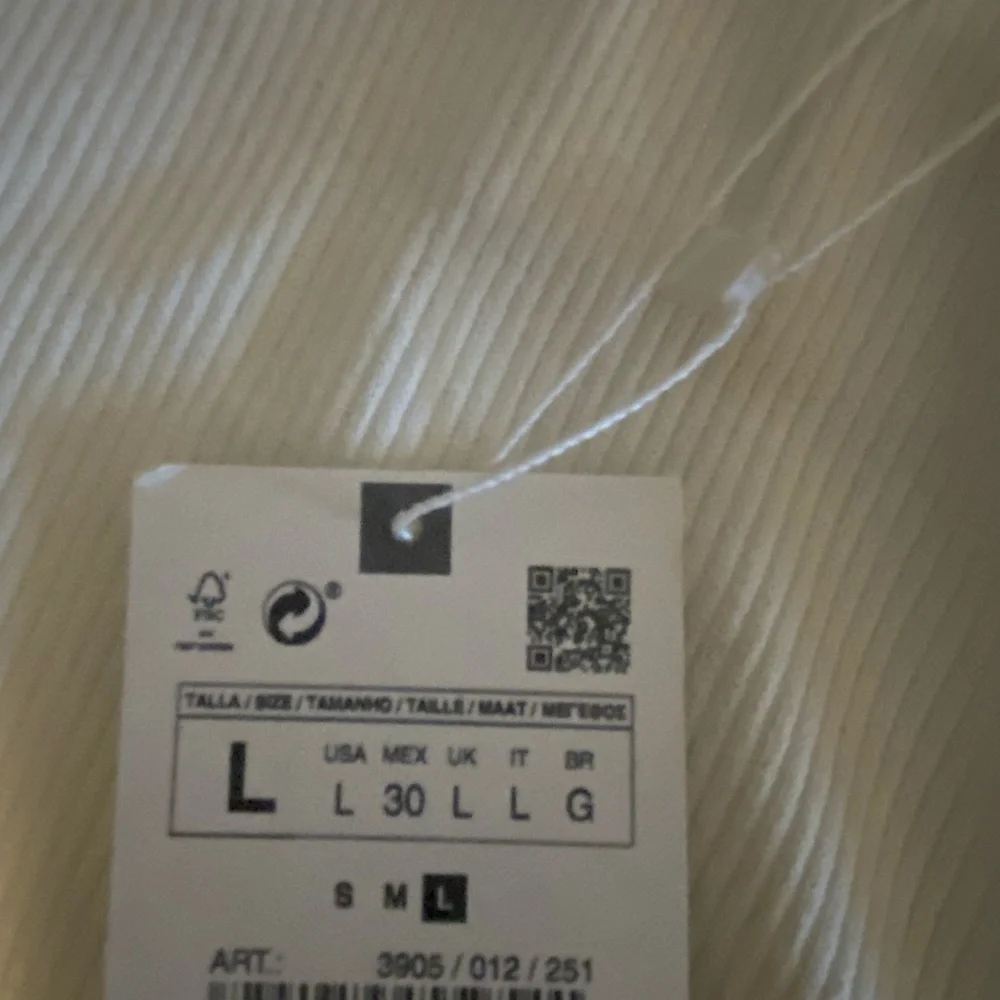 Zara Off-White Ribbed Garment - Picture 3 of 6